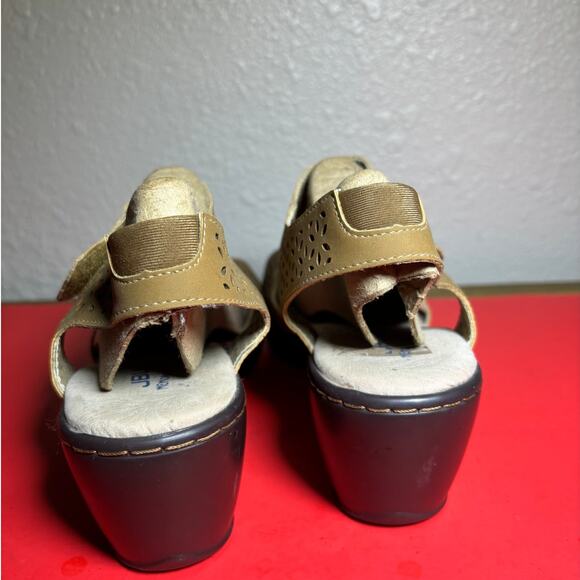 JBU Memory Foam Chloe sandals size 10 M - Picture 4 of 10